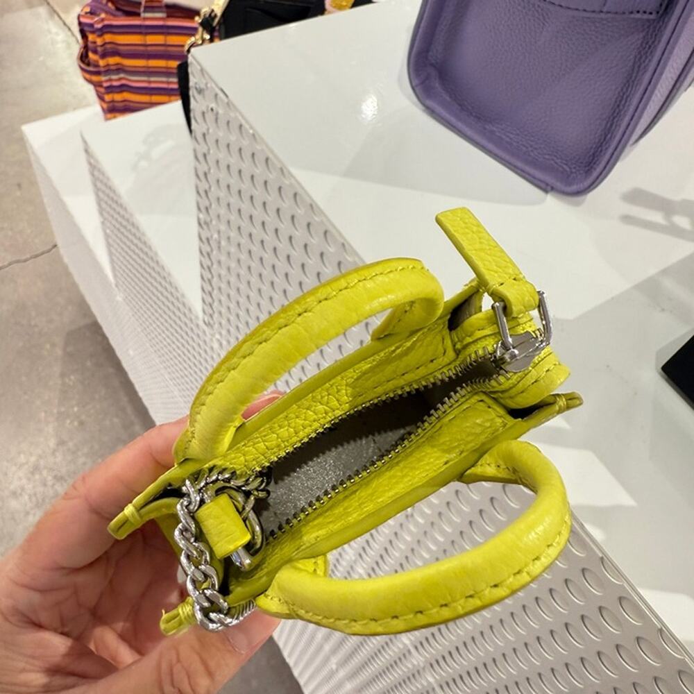 MARC JACOBS The Nano Tote Bag Charm 2F3SCP005S07 - Picture 3 of 4